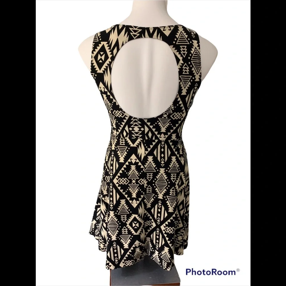 Pink by Victoria’s Secret Aztec Print Dress, Sz S - Picture 2 of 7